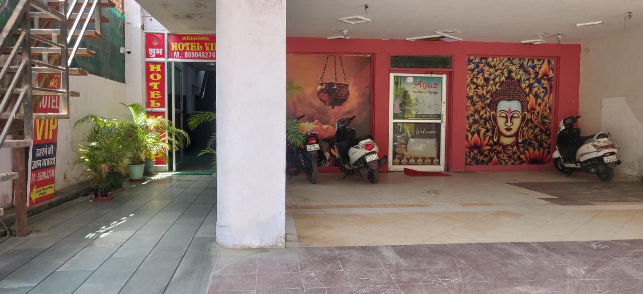 Hotel Vip Udaipur Bagian luar foto