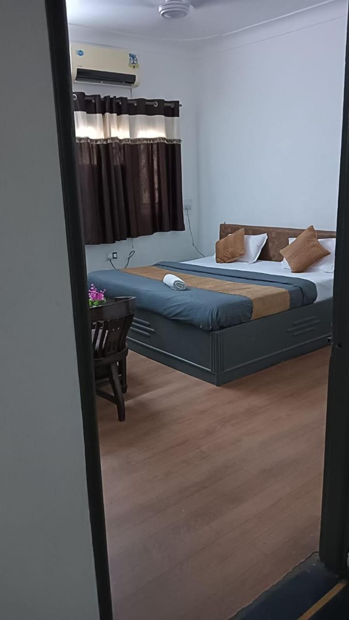 Hotel Vip Udaipur Bagian luar foto